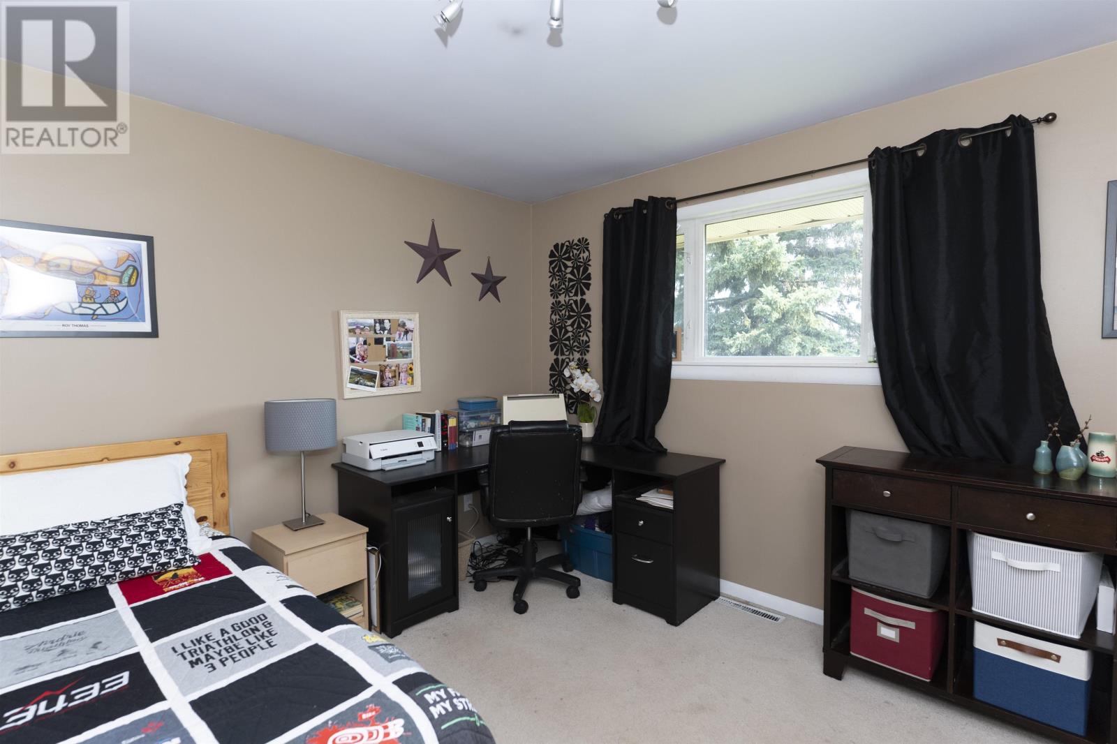 601 Edward ST S - 22