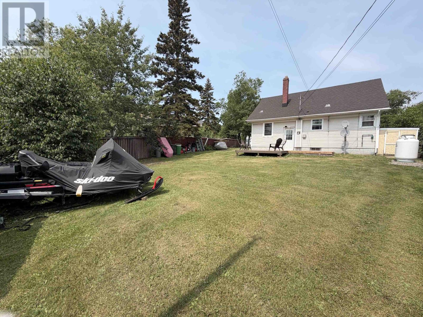 15 PRINCESS AVE - 38