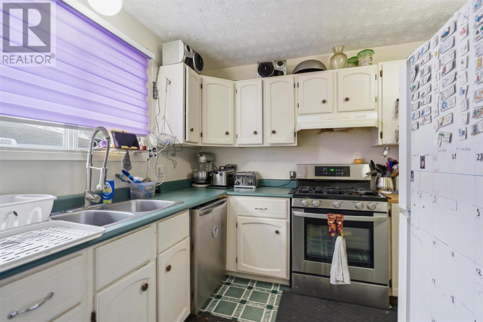 7 Schurm AVE - Image 10