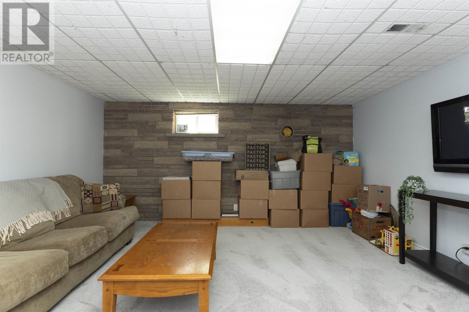 601 Edward ST S - 26