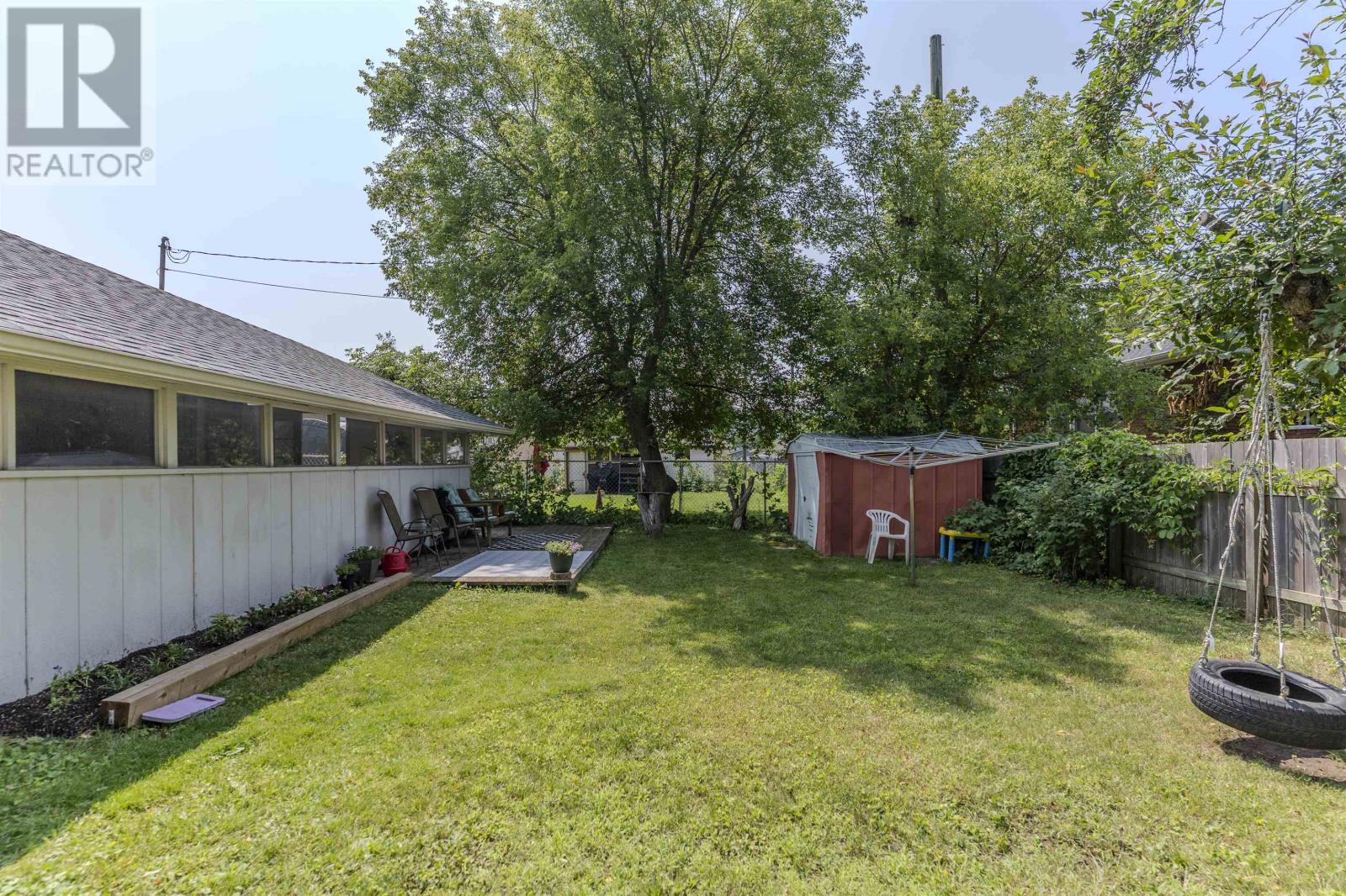 601 Edward ST S - 39