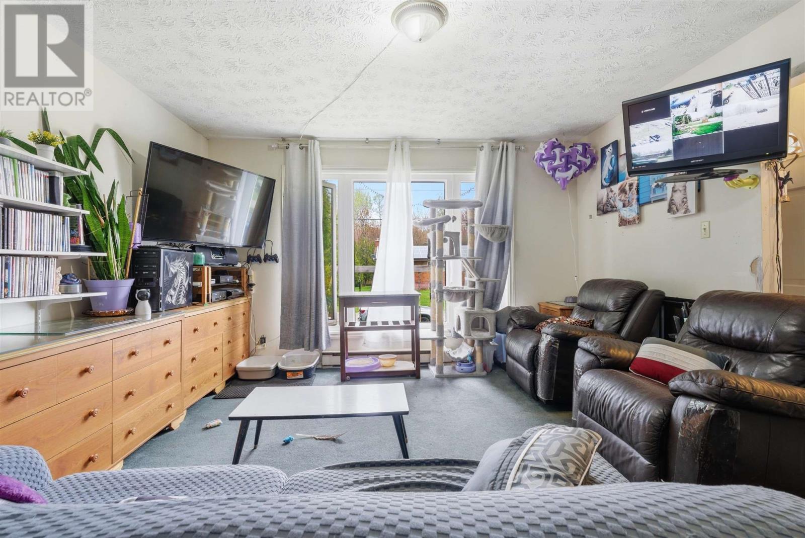 7 Schurm AVE - Image 6