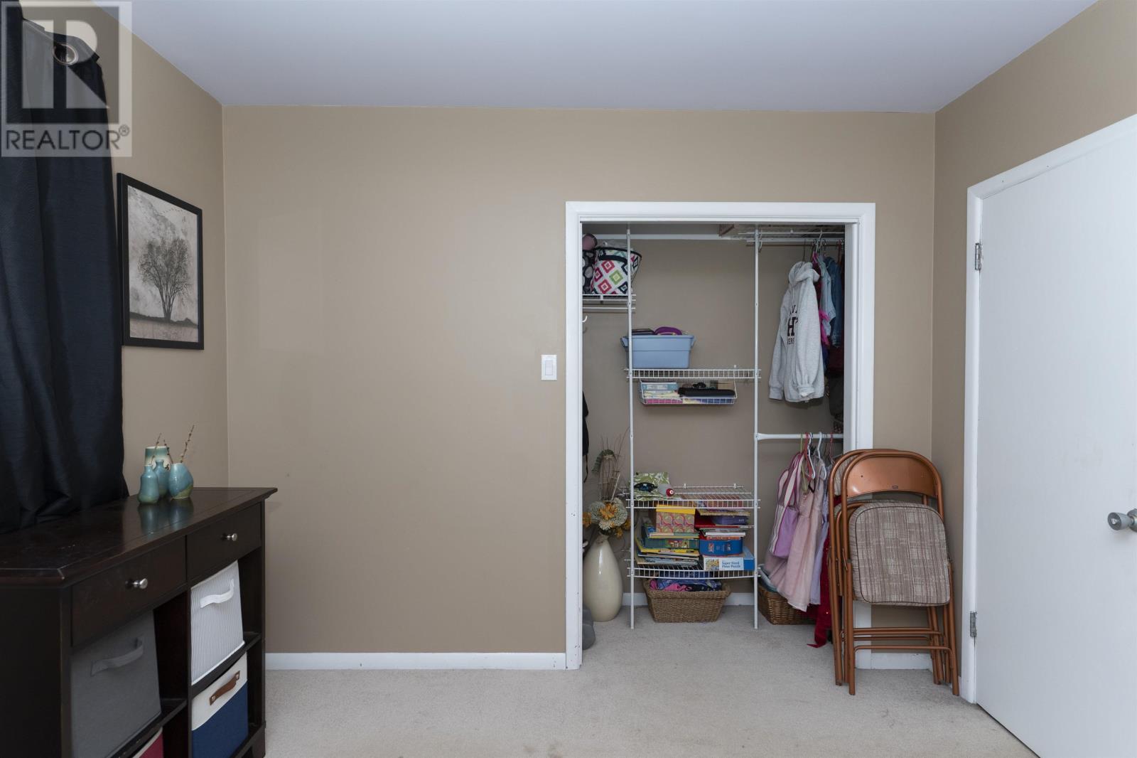601 Edward ST S - 24
