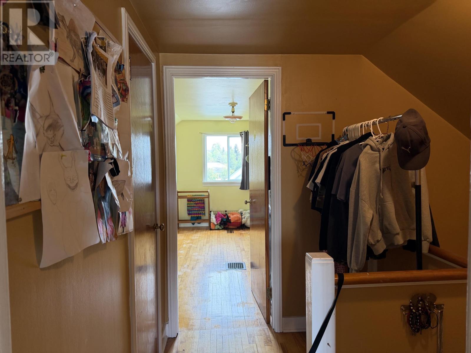 15 PRINCESS AVE - 23