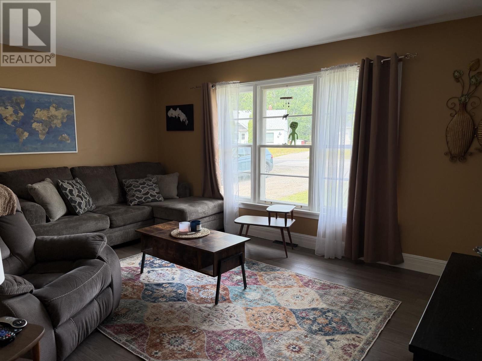 15 PRINCESS AVE - 4