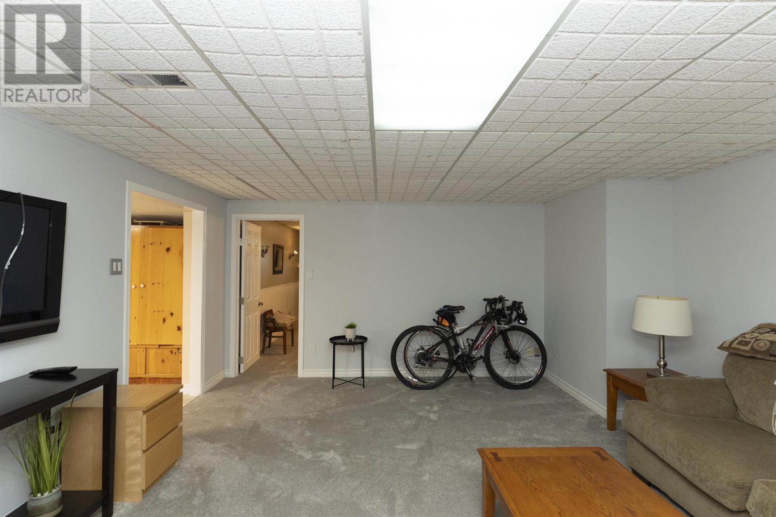 601 Edward ST S - 28