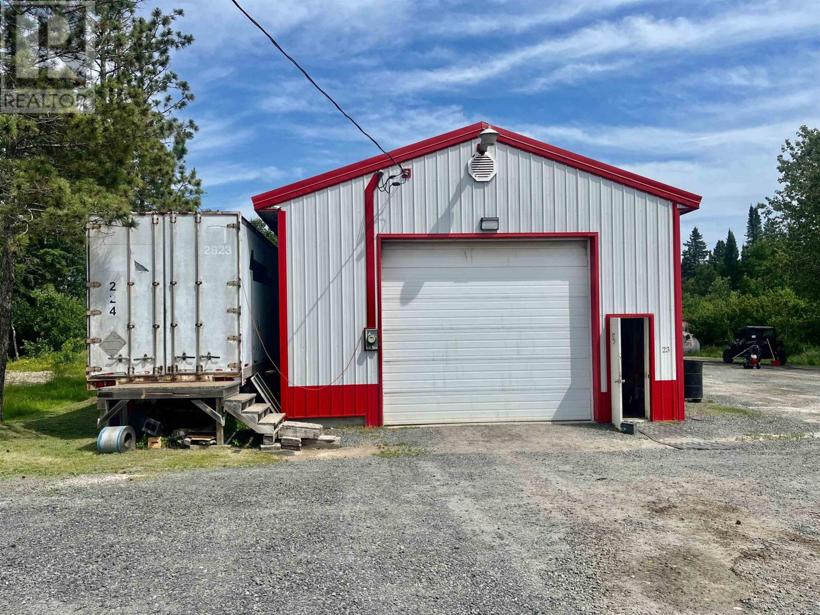 23 BANNATYNE AVE