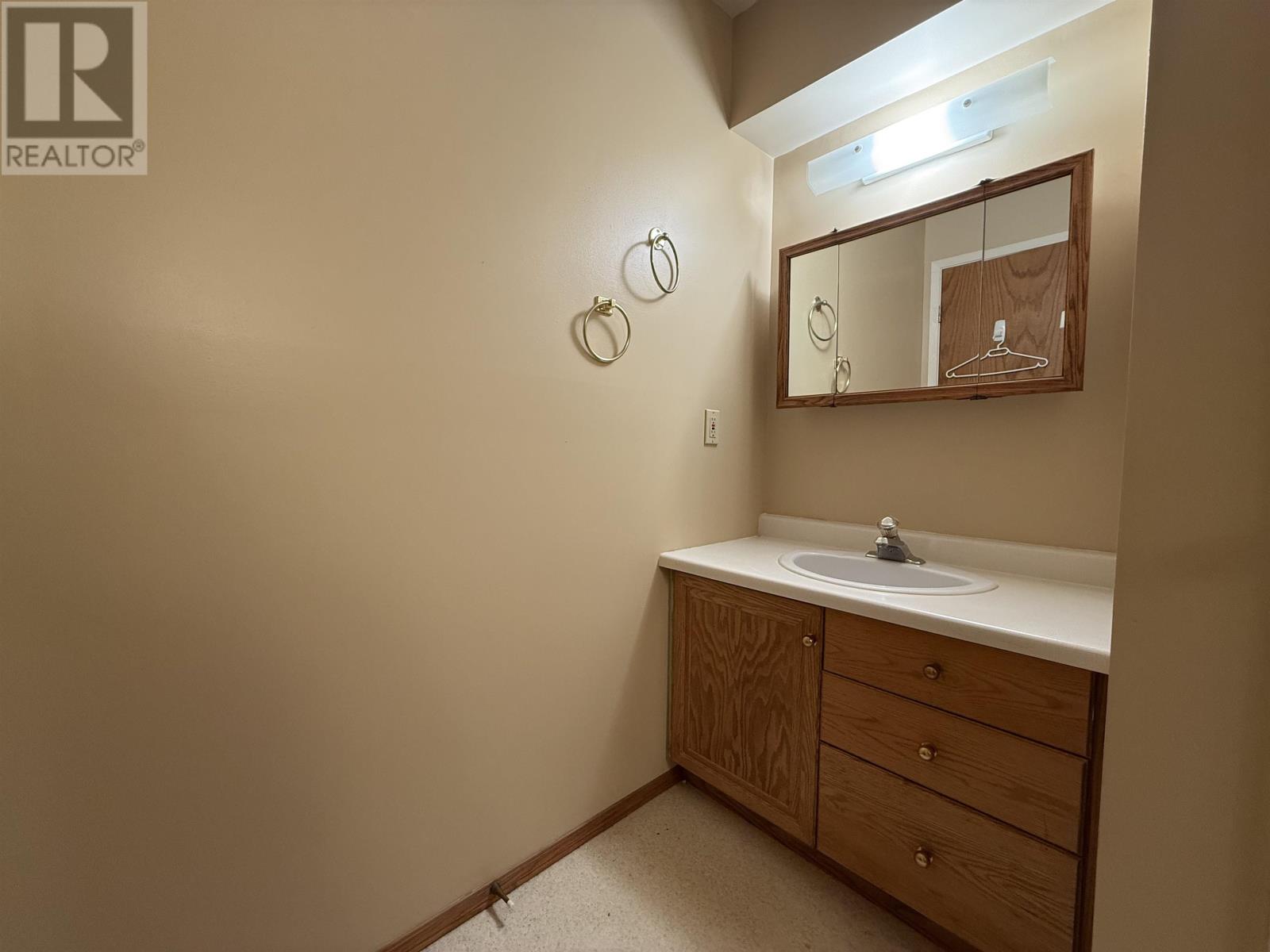 303 235 Leland Ave S - Image 10