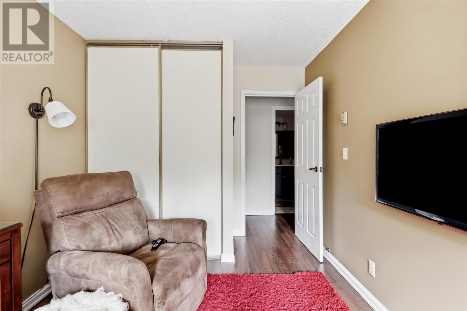 313 MacDonald AVE # 301 - 20