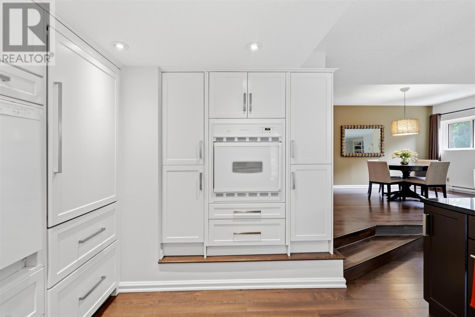 313 MacDonald AVE # 301 - 12