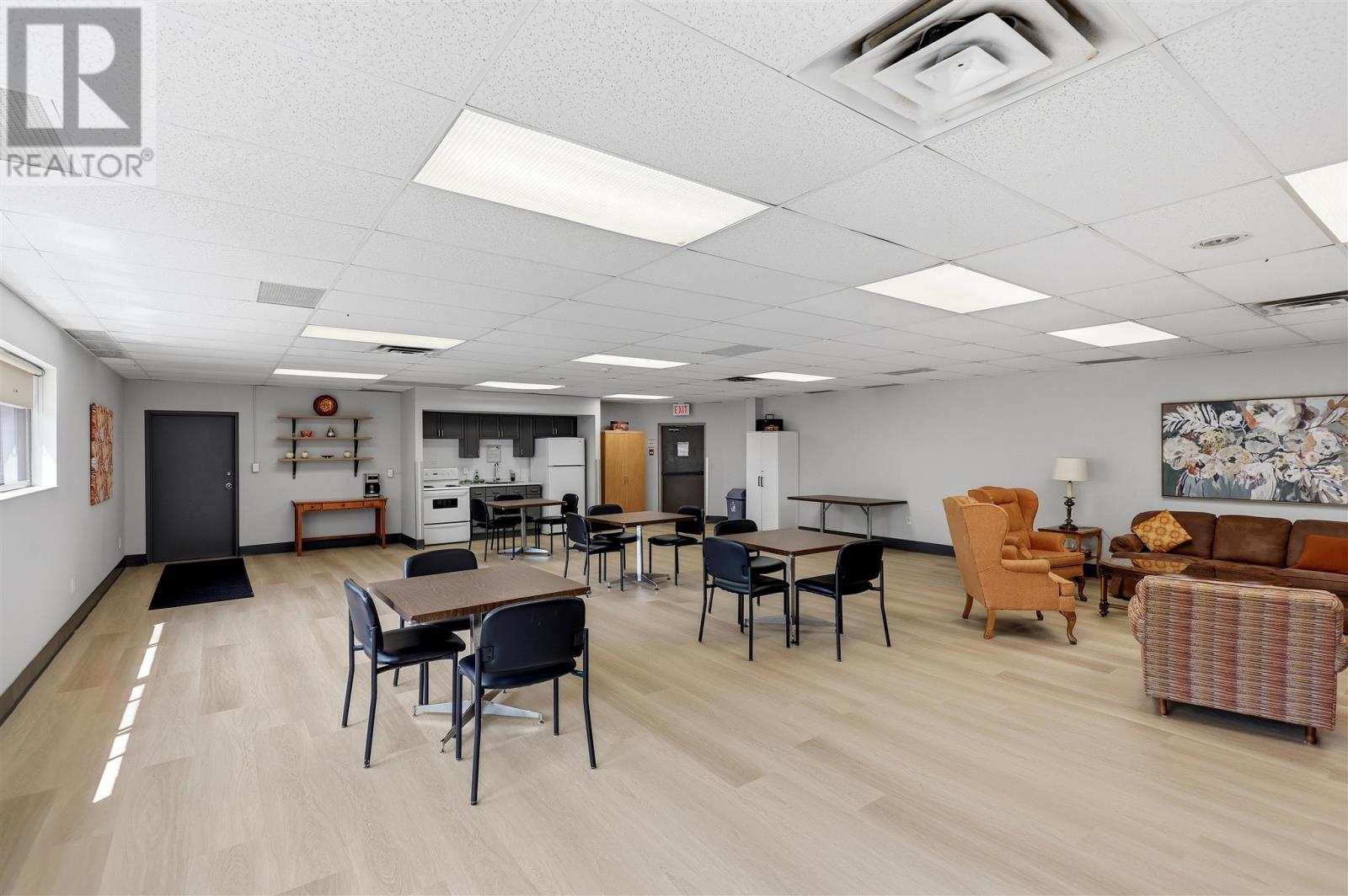 313 MacDonald AVE # 301 - 29