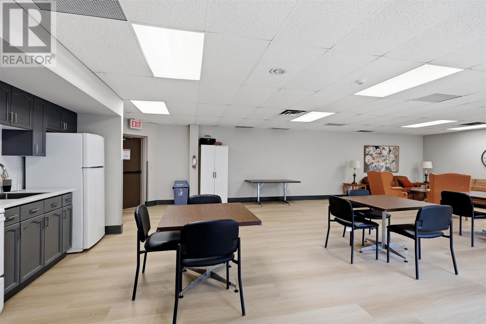 313 MacDonald AVE # 301 - 33