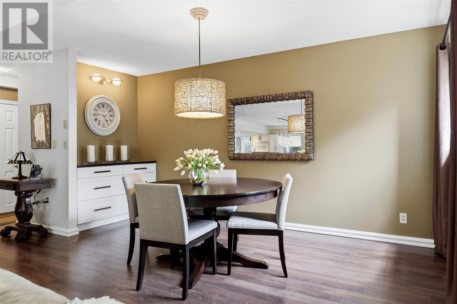 313 MacDonald AVE # 301 - 18
