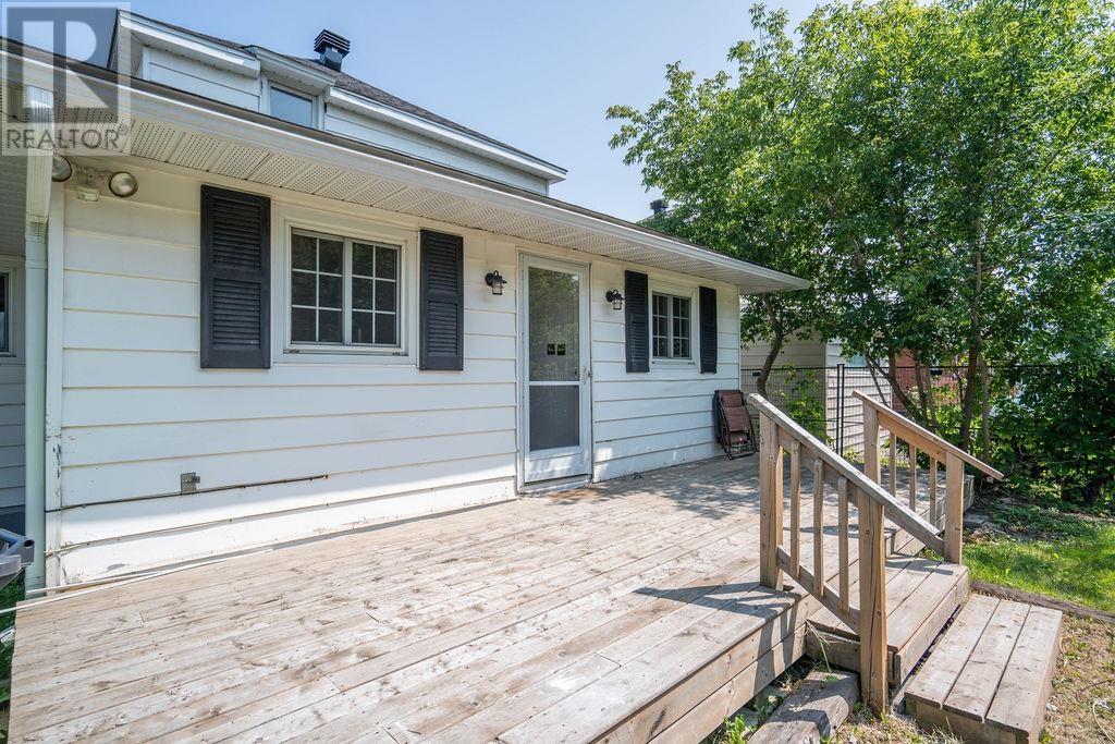 275 John ST - Image 11
