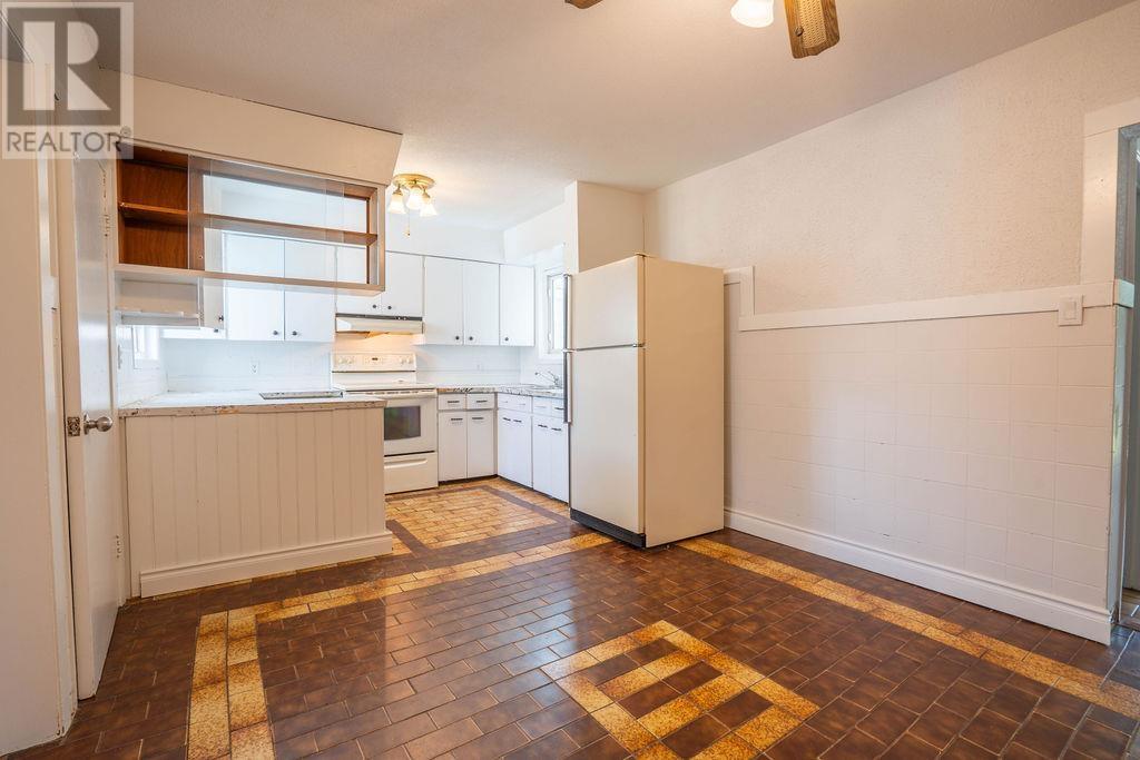 275 John ST - 12