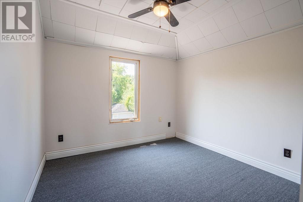 275 John ST - Image 35