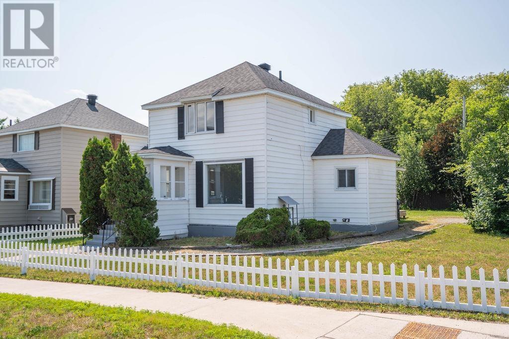 275 John ST - Image 4