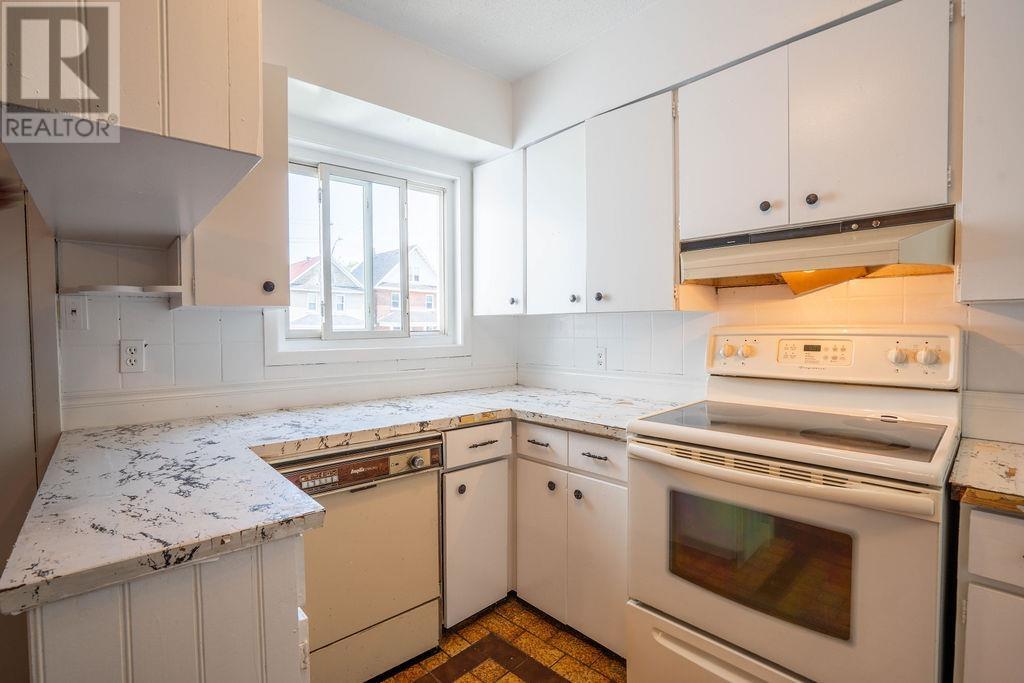 275 John ST - 13