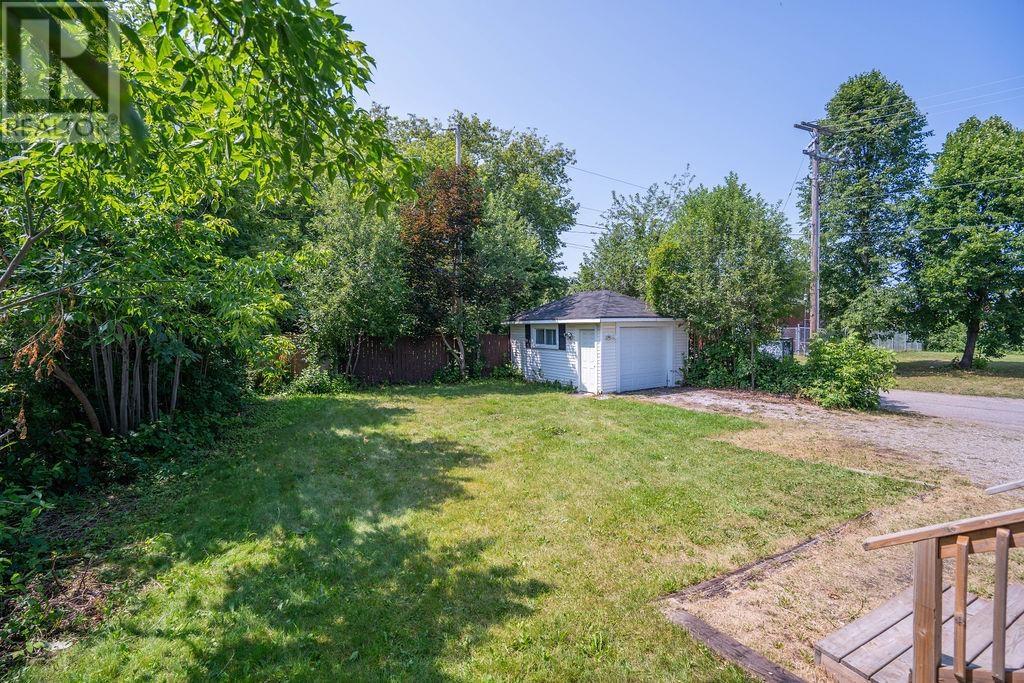 275 John ST - 7