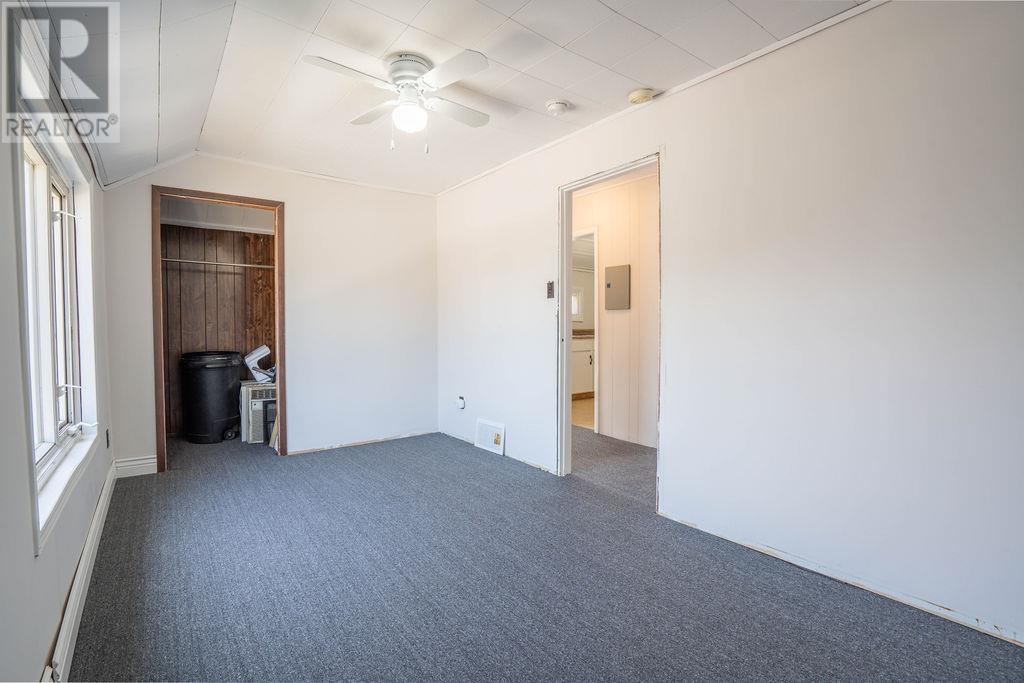 275 John ST - 37
