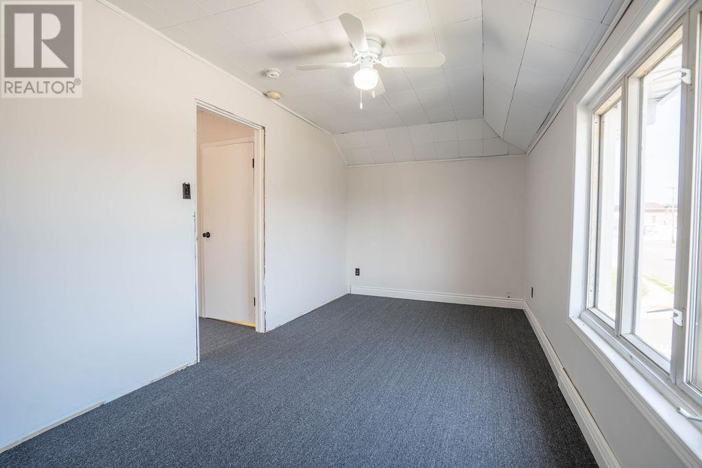 275 John ST - Image 38