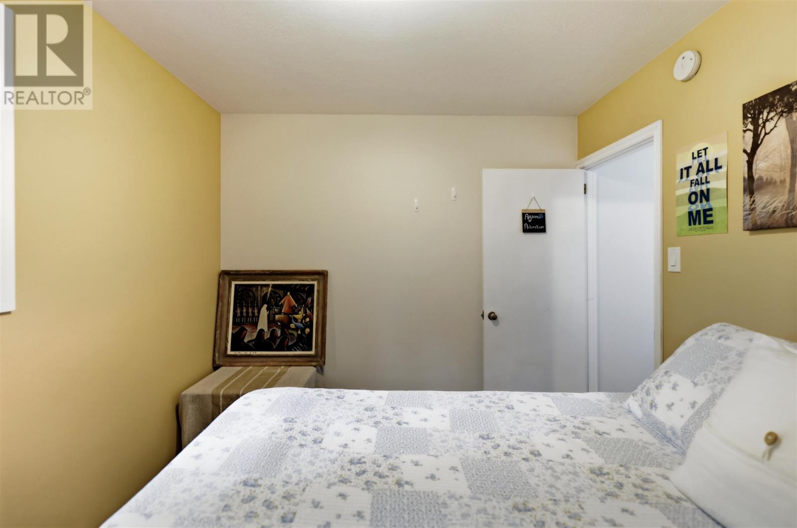 1750 Queen ST E - 22