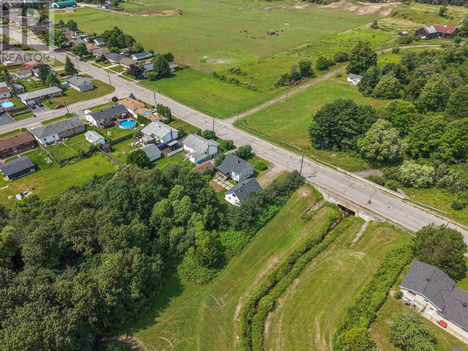 191 Rossmore RD - 39