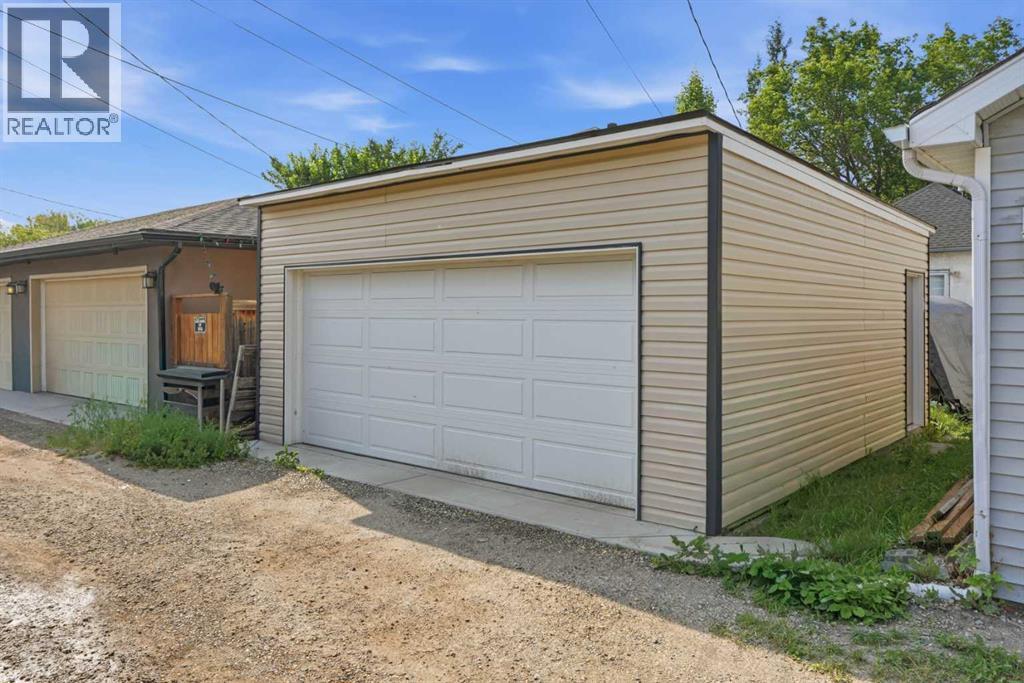 1420 18 Avenue NW, Capitol Hill, Calgary photo 3