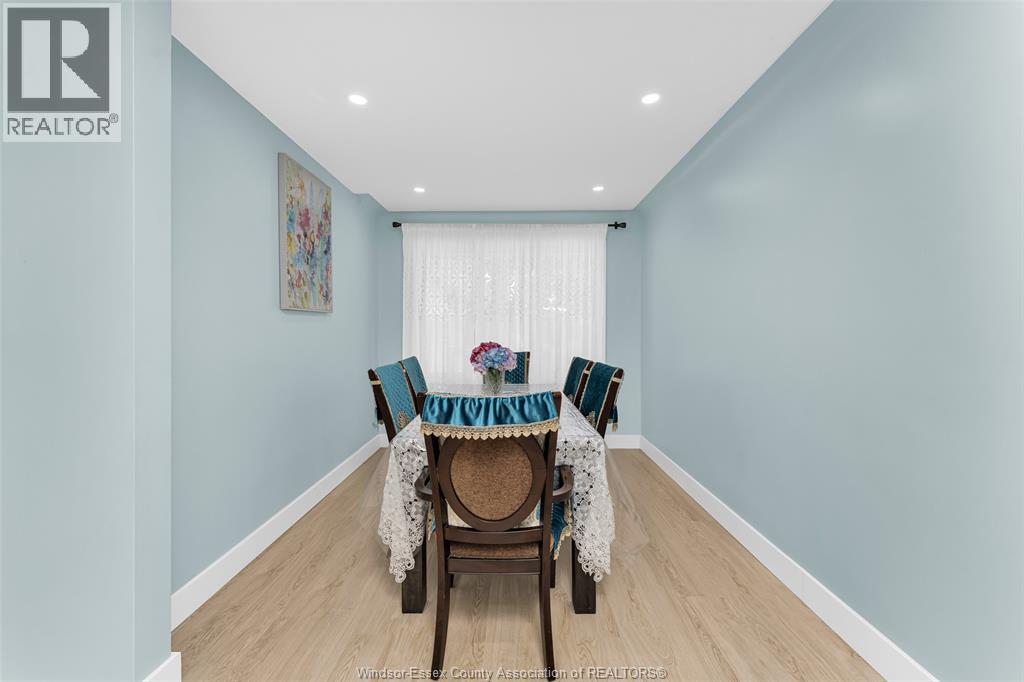 3660 ROXBOROUGH - 10