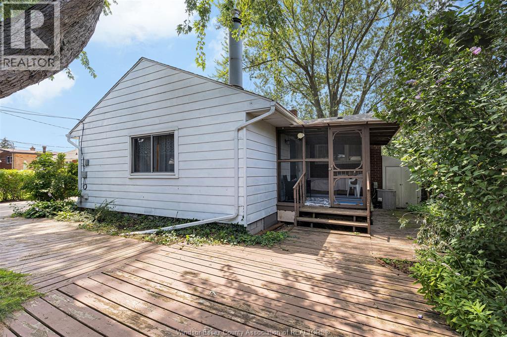 3660 ROXBOROUGH - 37