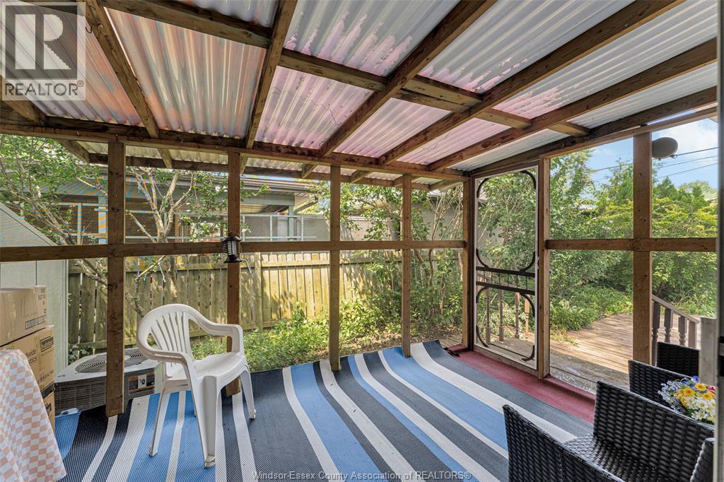 3660 ROXBOROUGH - 38