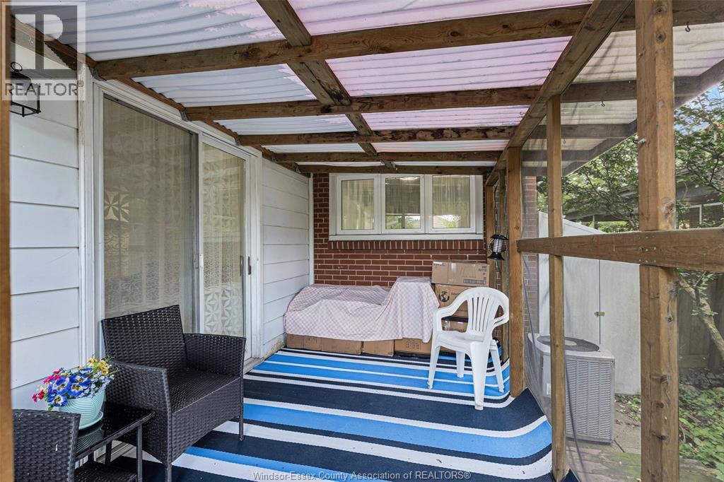 3660 ROXBOROUGH - 39