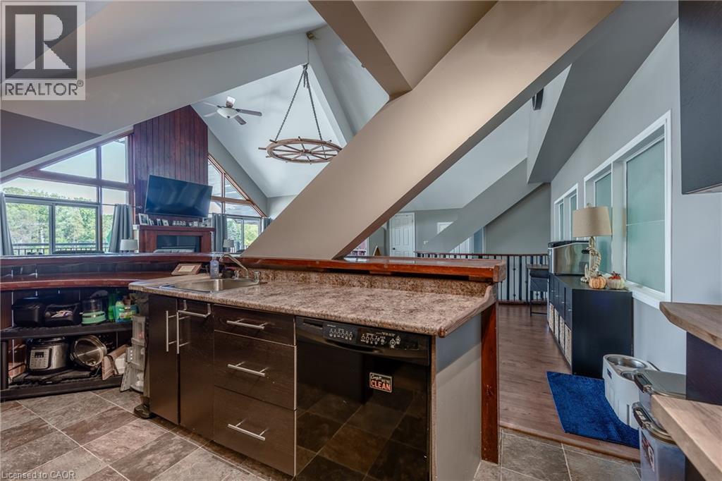 15 JAYLIN Crescent - 16