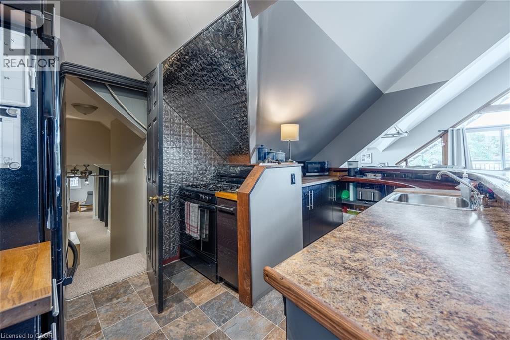 15 JAYLIN Crescent - 15