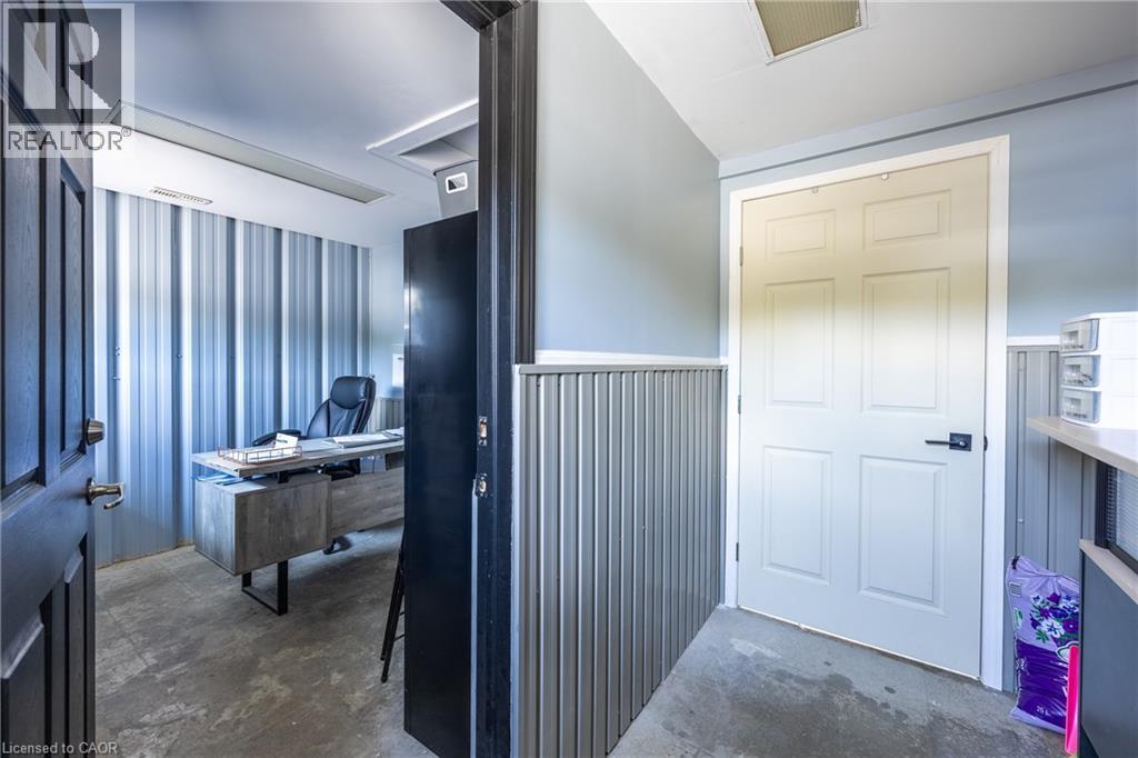 15 JAYLIN Crescent - 35