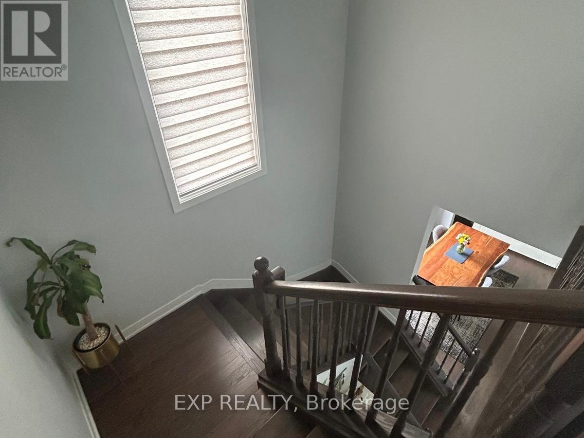 3 Bed, 3 Bath House for Rent in Ottawa – 1045 CURRAGLASS WALK, Ottawa – MLS# X13611060 - Image 17