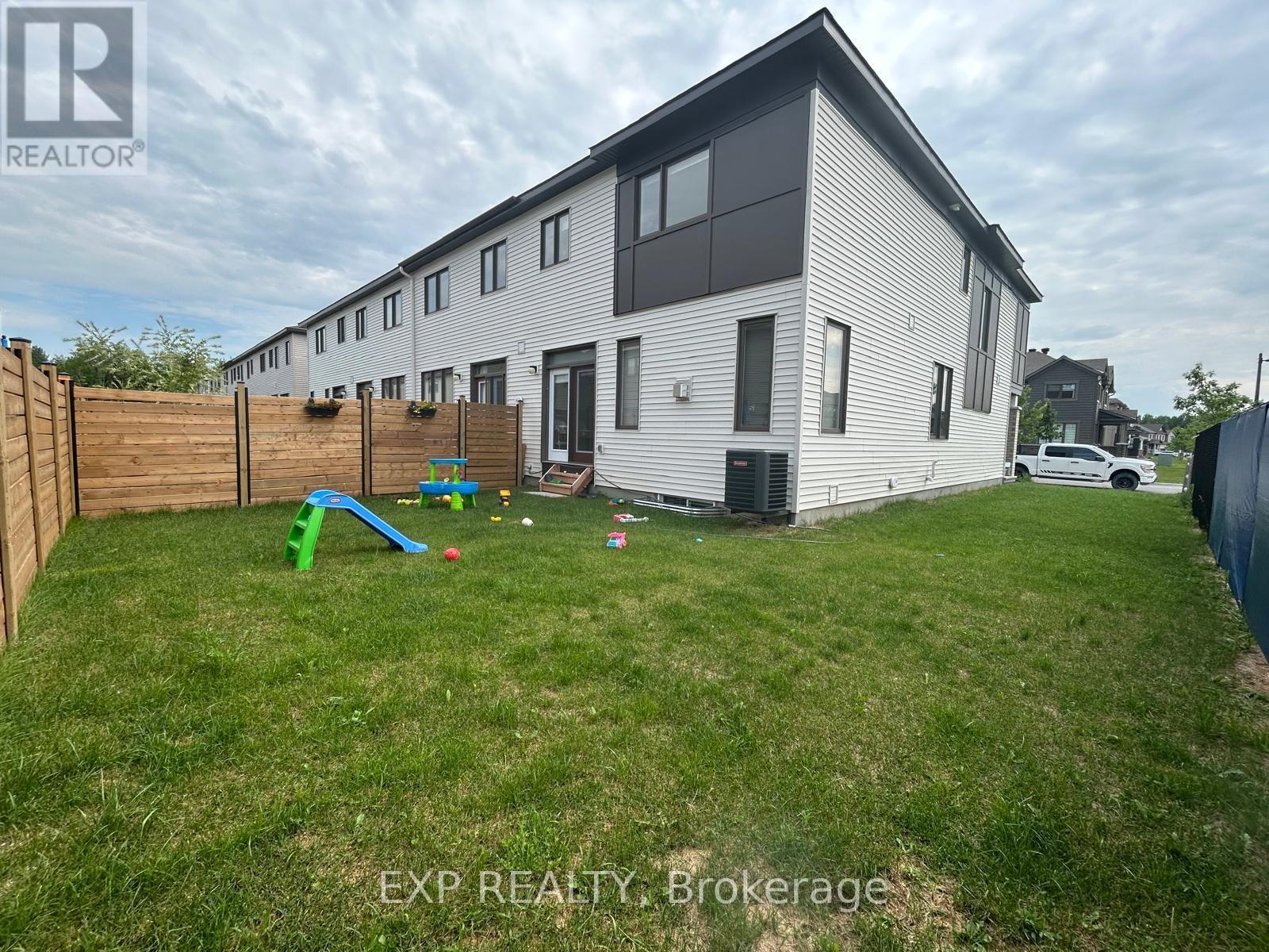 3 Bed, 3 Bath House for Rent in Ottawa – 1045 CURRAGLASS WALK, Ottawa – MLS# X13611060 - Image 24