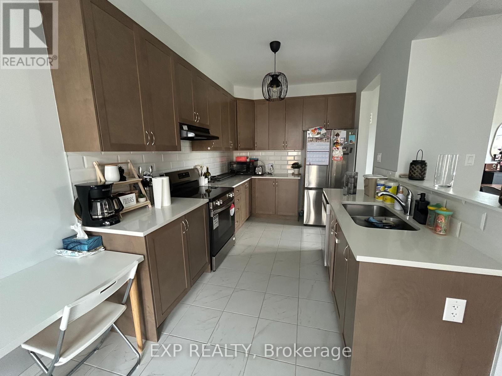 3 Bed, 3 Bath House for Rent in Ottawa – 1045 CURRAGLASS WALK, Ottawa – MLS# X13611060 - Image 8