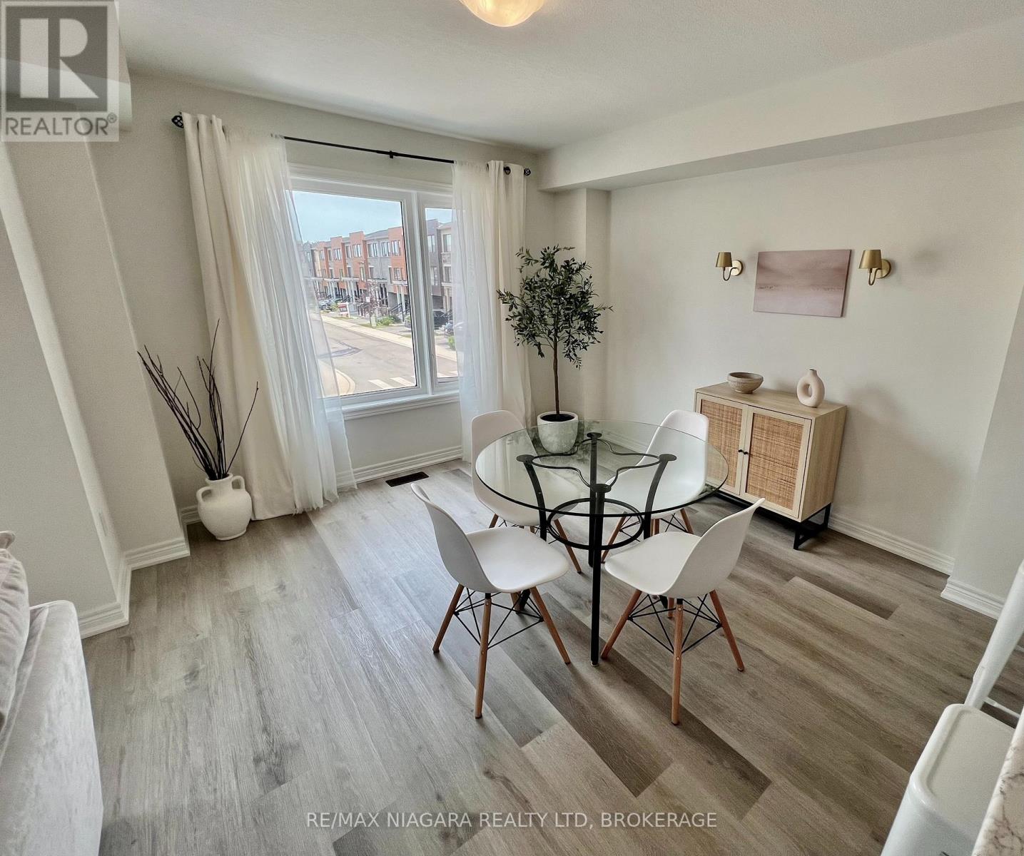 #48 96 DRYDEN LANE - 10