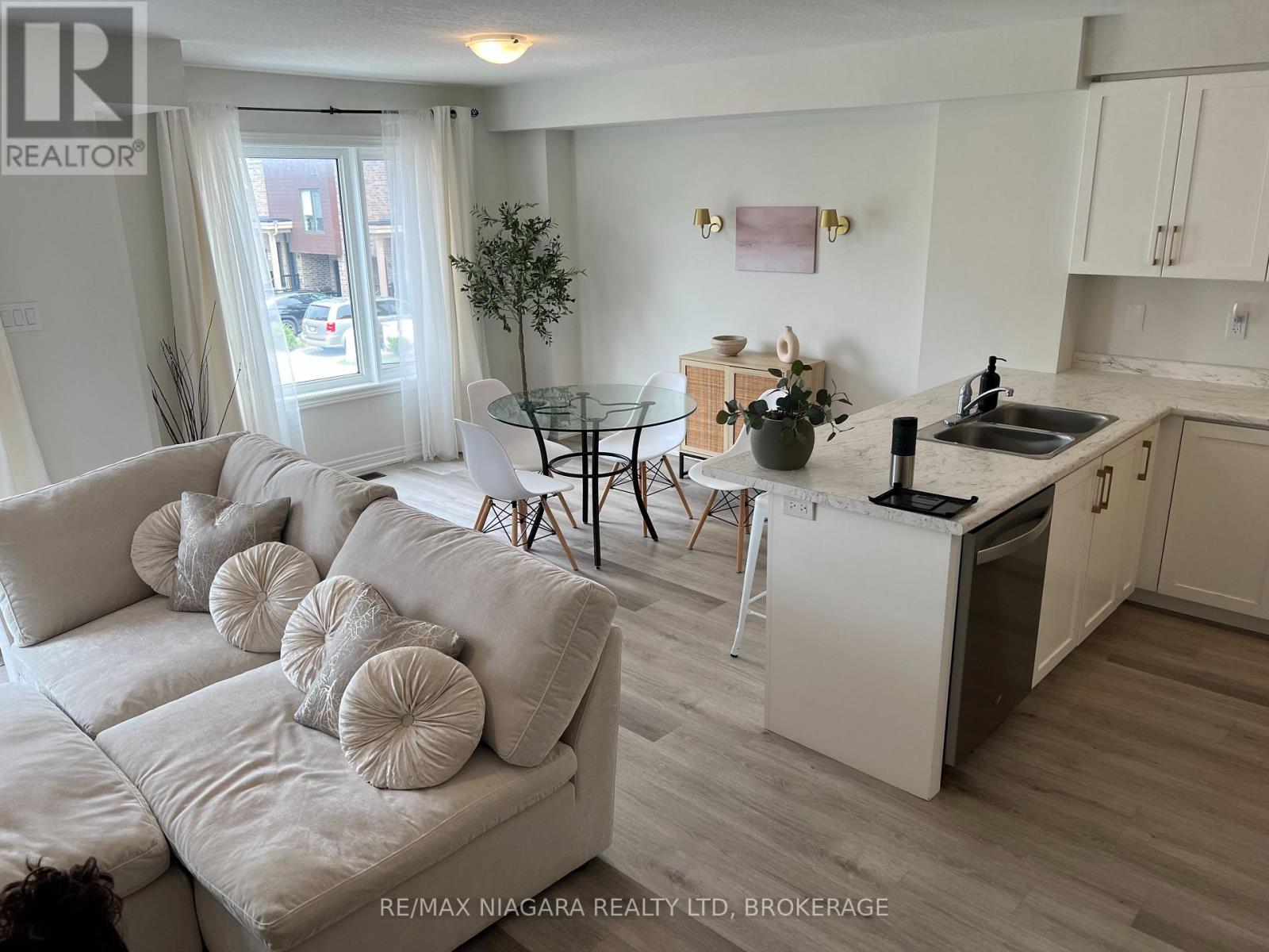 #48 96 DRYDEN LANE - 15