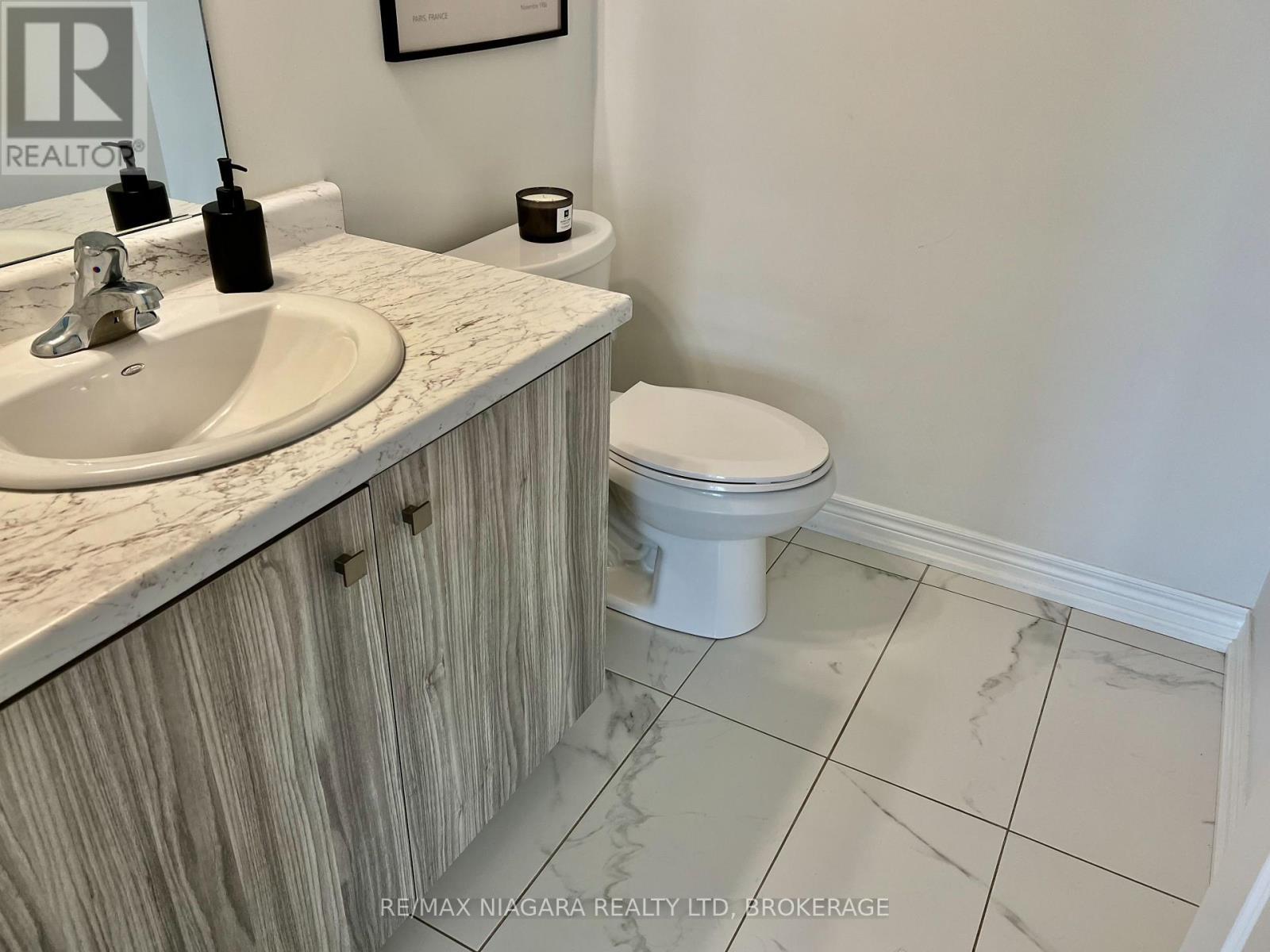 #48 96 DRYDEN LANE - 24