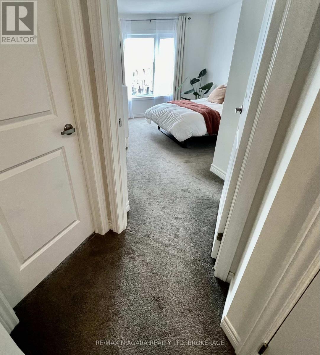 #48 96 DRYDEN LANE - 25