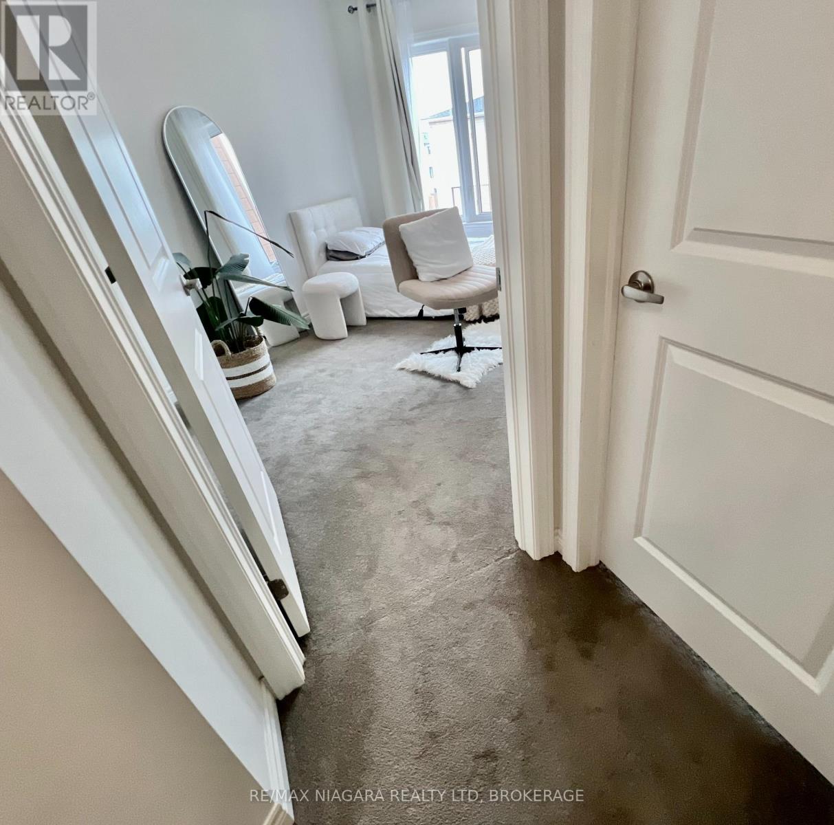 #48 96 DRYDEN LANE - 38