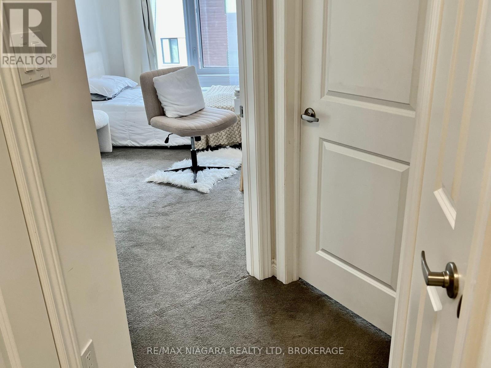 #48 96 DRYDEN LANE - 39