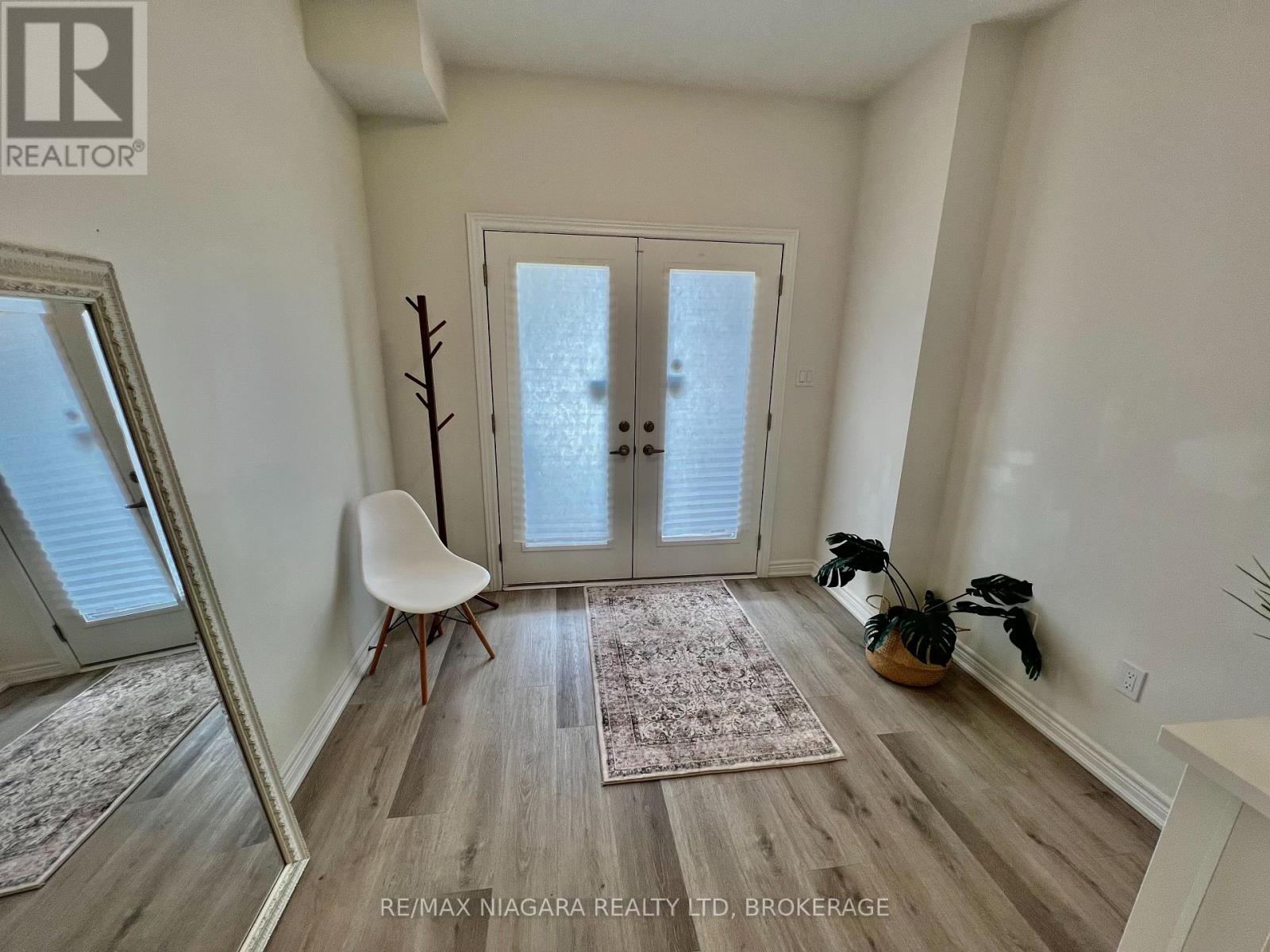 #48 96 DRYDEN LANE - 4
