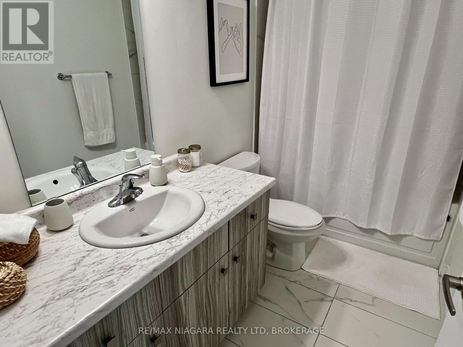 #48 96 DRYDEN LANE - 46
