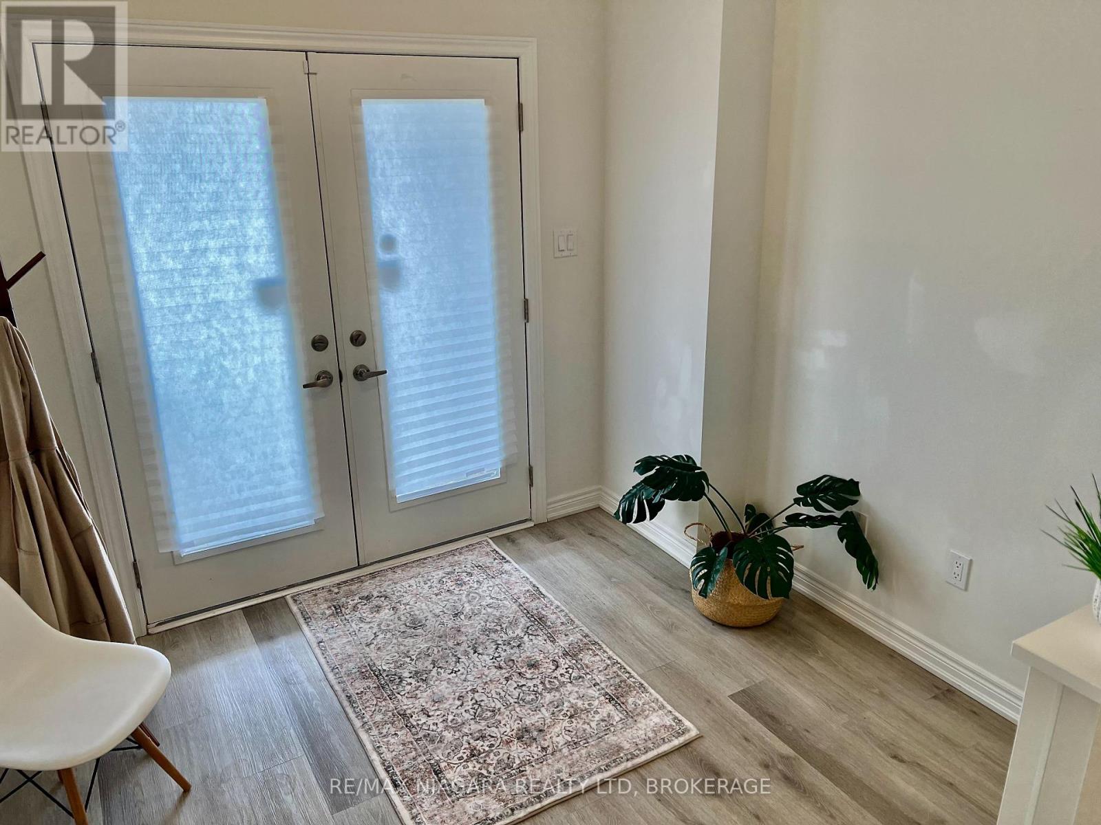 #48 96 DRYDEN LANE - 5