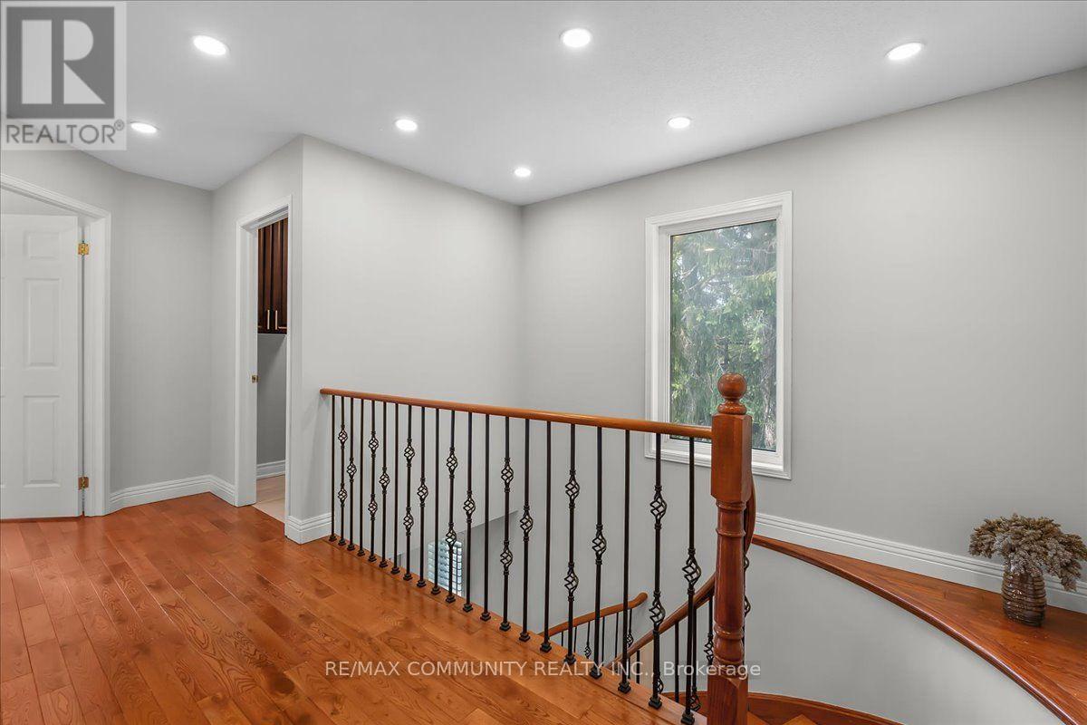 461 ROUGEWALK DRIVE - 19
