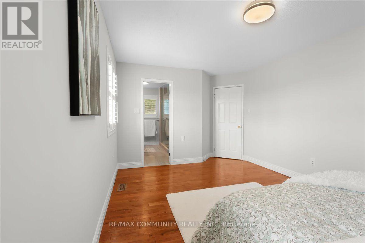 461 ROUGEWALK DRIVE - 21