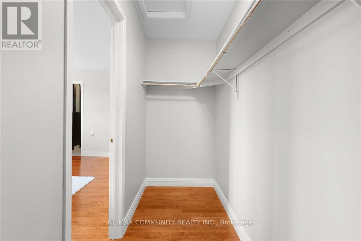 461 ROUGEWALK DRIVE - 22